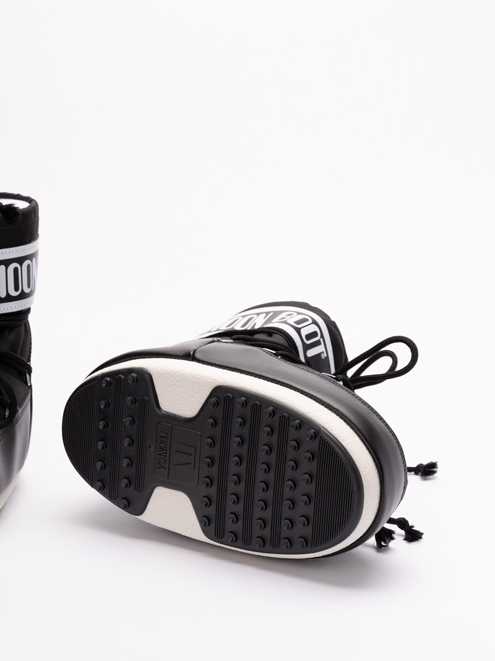 MOON BOOT `Icon Low Nylon` Boots N001 BLACK